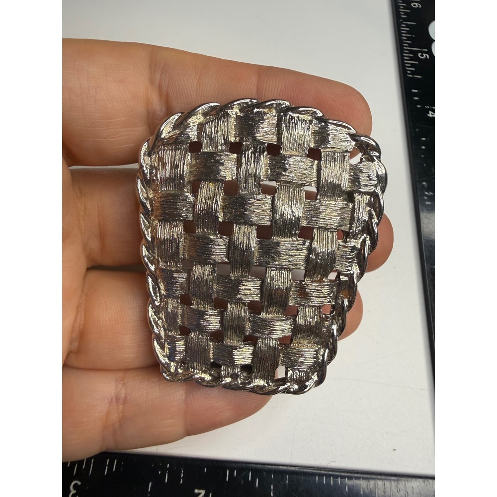 Silver Tone Basket Weave Scarf Clip Belt Slide Braided Rope Border Accessory